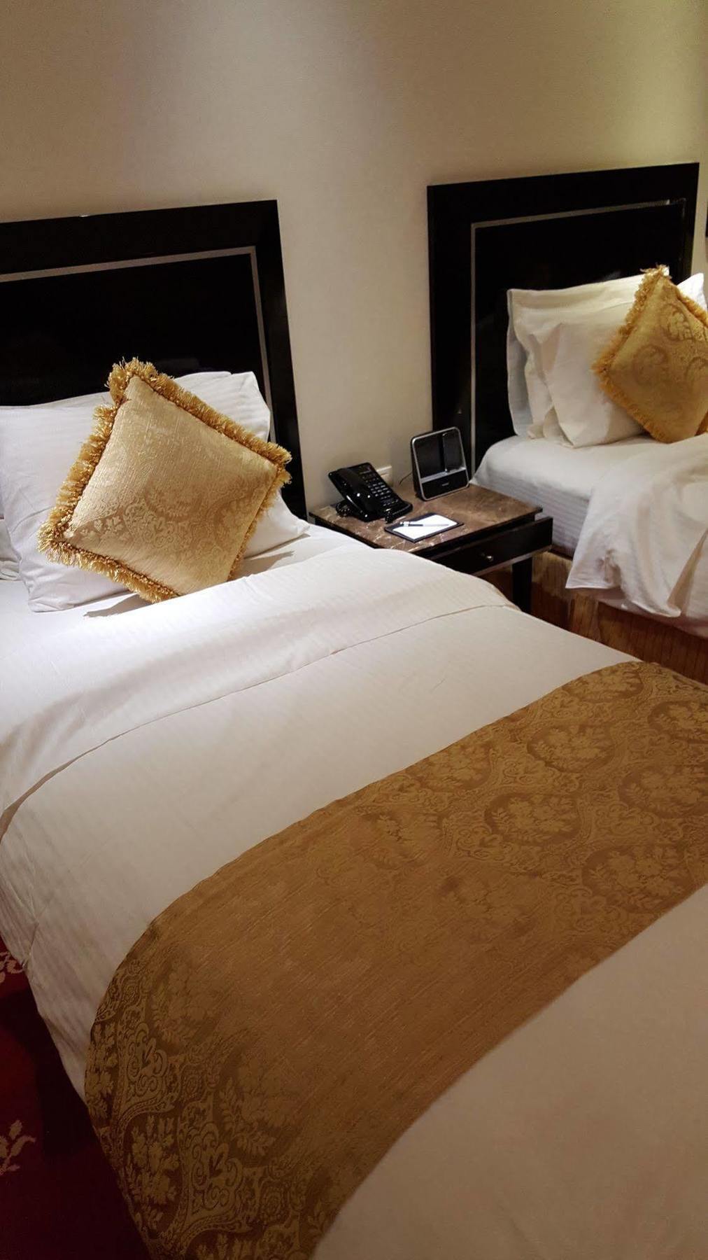มิลาน ดีลักซ์ สวีท Hotel อัลโคห์บาร์ ภายนอก รูปภาพ